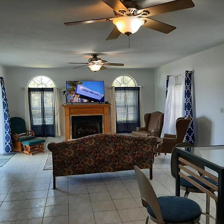 Airbab Moon Gate West Apartamento Mount Pleasant Exterior foto